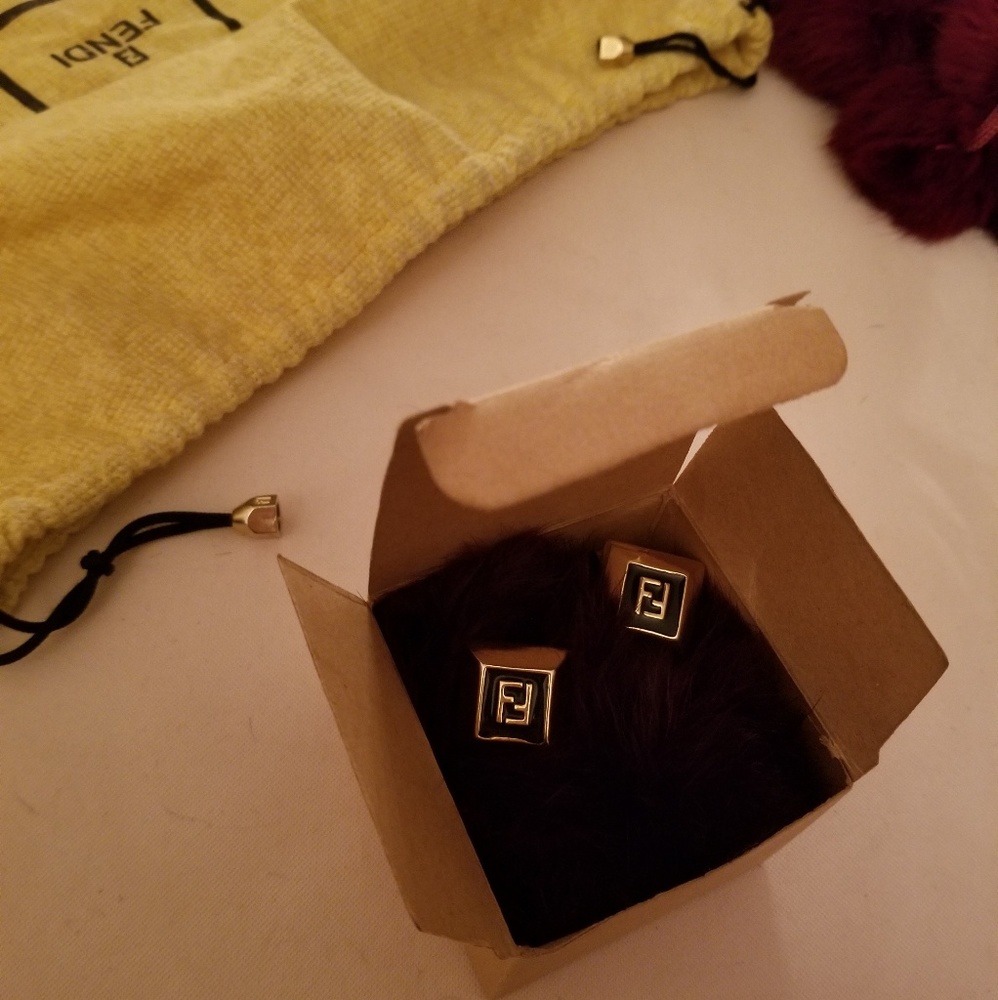 Vintage Fendi clip on shipping information